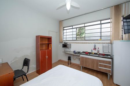 QUARTO/COZINHA de kitnet/studio para alugar com 1 quarto, 30m² em Coracao de Jesus, Belo Horizonte