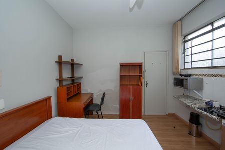QUARTO/COZINHA de kitnet/studio para alugar com 1 quarto, 30m² em Coracao de Jesus, Belo Horizonte