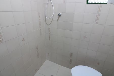 Banheiro de casa para alugar com 1 quarto, 65m² em Vila Paranagua, São Paulo