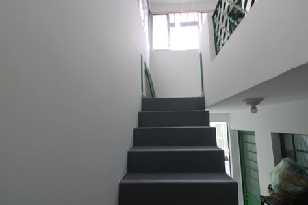 Casa para alugar com 65m², 1 quarto e 3 vagasEscada de acesso