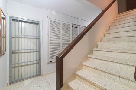 Apartamento à venda com 41m², 1 quarto e sem vagaEscada