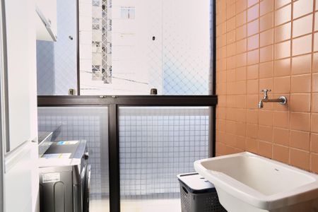 Apartamento à venda com 78m², 2 quartos e 2 vagas Apartamento à venda com 78m², 2 quartos e 2 vagasCozinha e Área de Serviço