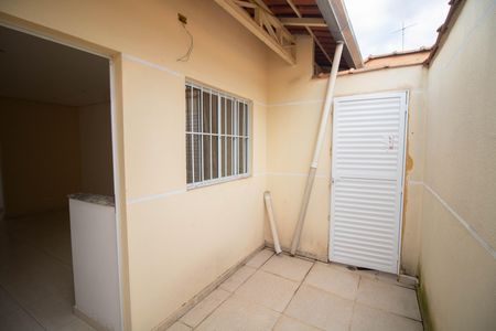 Casa para alugar com 35m², 1 quarto e sem vaga Casa para alugar com 35m², 1 quarto e sem vagaQUINTAL