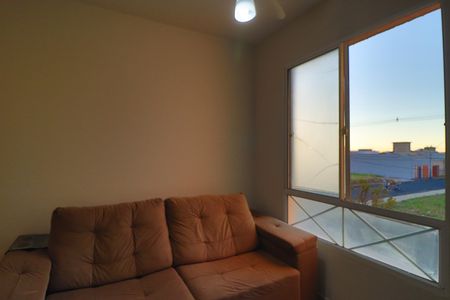 Sala de apartamento para alugar com 2 quartos, 55m² em Novo Mundo, Uberlândia