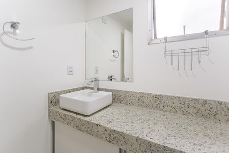 Apartamento para alugar com 65m², 2 quartos e 1 vagaBanheiro 1
