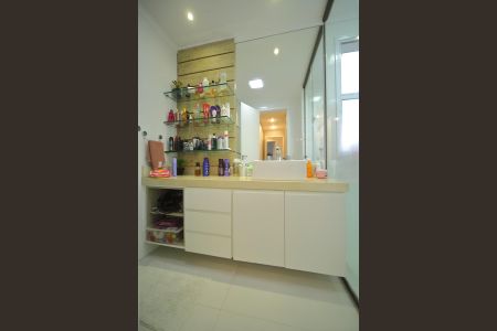 Apartamento à venda com 123m², 3 quartos e 2 vagasBanheiro da Suíte 