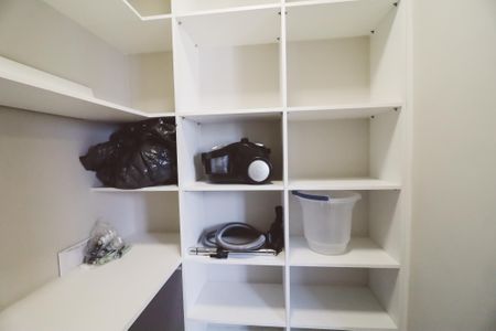 Apartamento à venda com 150m², 3 quartos e 3 vagas Apartamento à venda com 150m², 3 quartos e 3 vagasQuarto de Serviço