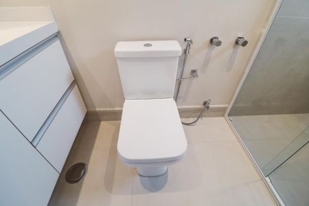 Apartamento à venda com 150m², 3 quartos e 3 vagas Apartamento à venda com 150m², 3 quartos e 3 vagasBanheiro da Suíte 2