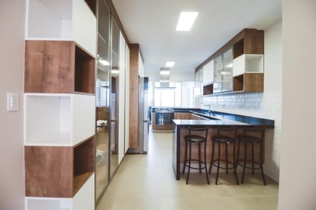 Apartamento à venda com 150m², 3 quartos e 3 vagas Apartamento à venda com 150m², 3 quartos e 3 vagasCozinha