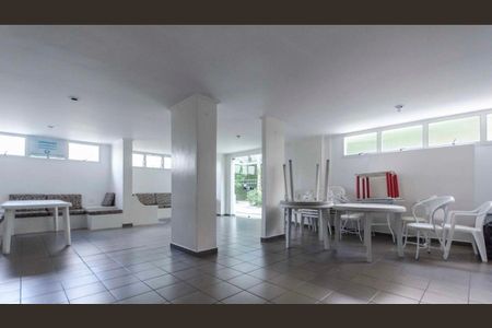 Apartamento à venda com 150m², 3 quartos e 3 vagas Apartamento à venda com 150m², 3 quartos e 3 vagasSalão de Festas