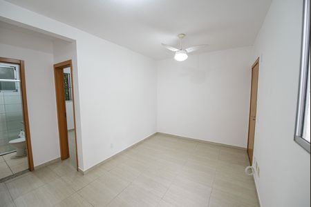 Sala de apartamento para alugar com 2 quartos, 48m² em Jardim Gurilândia, Taubaté