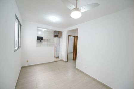 Sala de apartamento para alugar com 2 quartos, 48m² em Jardim Gurilândia, Taubaté