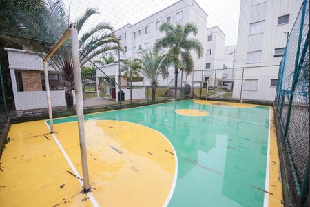 Apartamento para alugar com 48m², 2 quartos e 1 vaga Apartamento para alugar com 48m², 2 quartos e 1 vagaÁrea comum - Quadra de futebol