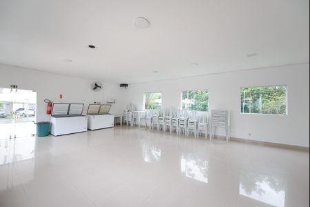 Apartamento para alugar com 48m², 2 quartos e 1 vaga Apartamento para alugar com 48m², 2 quartos e 1 vagaÁrea comum - Salão de festas 1