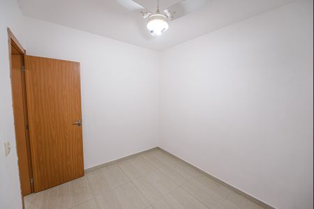 Quarto 2 de apartamento para alugar com 2 quartos, 48m² em Jardim Gurilândia, Taubaté