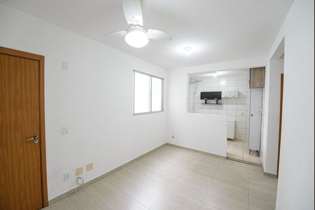 Sala de apartamento para alugar com 2 quartos, 48m² em Jardim Gurilândia, Taubaté