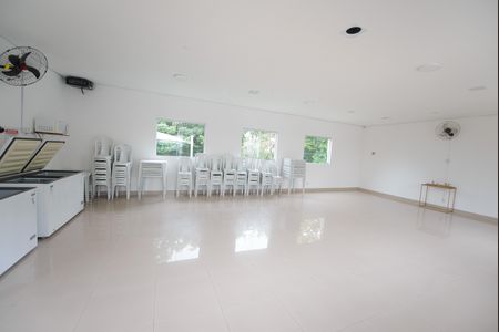 Apartamento para alugar com 48m², 2 quartos e 1 vaga Apartamento para alugar com 48m², 2 quartos e 1 vagaÁrea comum - Salão de festas 1