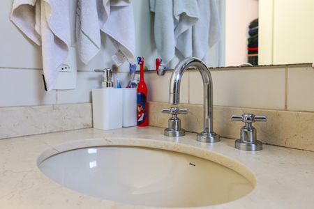 Apartamento à venda com 182m², 3 quartos e 3 vagas Apartamento à venda com 182m², 3 quartos e 3 vagasBanheiro da Suíte 2