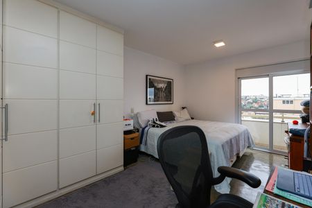 Apartamento à venda com 182m², 3 quartos e 3 vagas Apartamento à venda com 182m², 3 quartos e 3 vagasSuíte 3