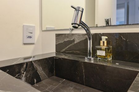 Apartamento à venda com 182m², 3 quartos e 3 vagas Apartamento à venda com 182m², 3 quartos e 3 vagasLavabo