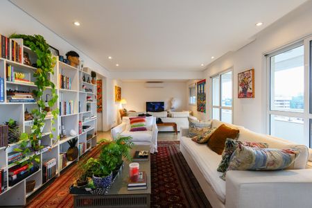 Apartamento à venda com 3 quartos, 182m² em Real Parque, São Paulo