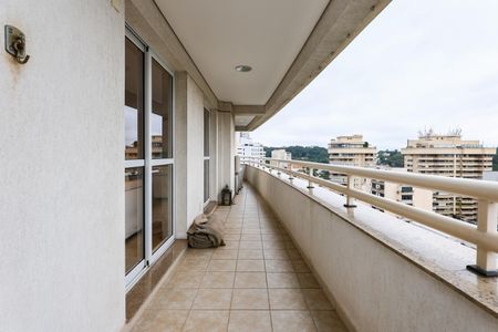 Apartamento à venda com 182m², 3 quartos e 3 vagas Apartamento à venda com 182m², 3 quartos e 3 vagasVaranda da Sala