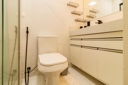 Apartamento à venda com 51m², 2 quartos e 1 vaga Apartamento à venda com 51m², 2 quartos e 1 vagaBanheiro
