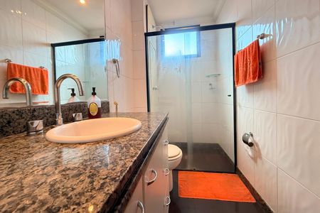 Apartamento à venda com 115m², 4 quartos e 2 vagas Apartamento à venda com 115m², 4 quartos e 2 vagasBanheiro da Suíte