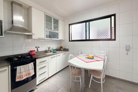 Apartamento à venda com 115m², 4 quartos e 2 vagas Apartamento à venda com 115m², 4 quartos e 2 vagasCozinha