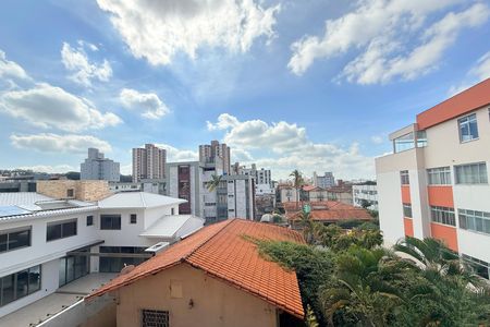 Apartamento à venda com 115m², 4 quartos e 2 vagas Apartamento à venda com 115m², 4 quartos e 2 vagasVista