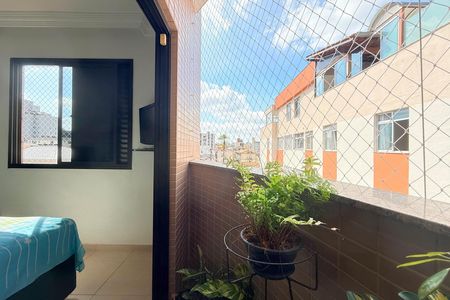 Apartamento à venda com 115m², 4 quartos e 2 vagas Apartamento à venda com 115m², 4 quartos e 2 vagasVaranda da Suite