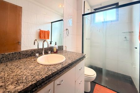 Apartamento à venda com 115m², 4 quartos e 2 vagas Apartamento à venda com 115m², 4 quartos e 2 vagasBanheiro da Suíte