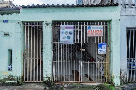 Casa para alugar com 45m², 1 quarto e 1 vaga Casa para alugar com 45m², 1 quarto e 1 vagaFachada