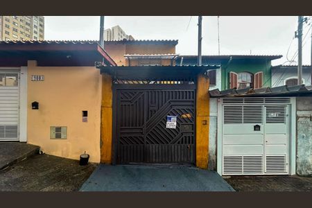 Casa para alugar com 90m², 2 quartos e 1 vaga Casa para alugar com 90m², 2 quartos e 1 vagaFachada