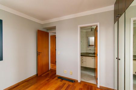 Apartamento à venda com 79m², 3 quartos e 2 vagas Apartamento à venda com 79m², 3 quartos e 2 vagasSuíte