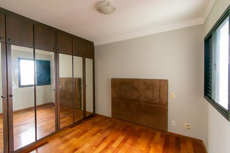 Apartamento à venda com 79m², 3 quartos e 2 vagas Apartamento à venda com 79m², 3 quartos e 2 vagasSuíte