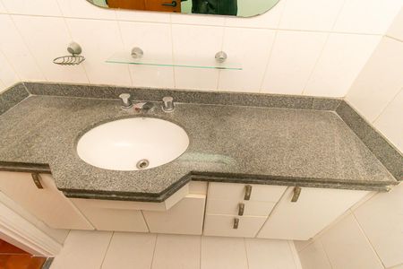 Apartamento à venda com 79m², 3 quartos e 2 vagas Apartamento à venda com 79m², 3 quartos e 2 vagasBanheiro 2