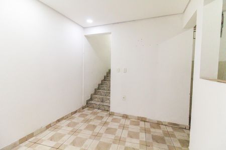 Casa para alugar com 2 quartos, 120m² em Jardim Robru, São Paulo