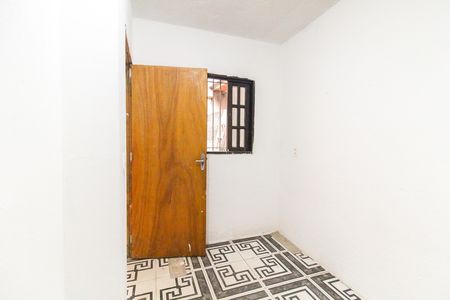 Quarto 2 de casa para alugar com 2 quartos, 120m² em Jardim Robru, São Paulo