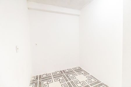Quarto 2 de casa para alugar com 2 quartos, 120m² em Jardim Robru, São Paulo