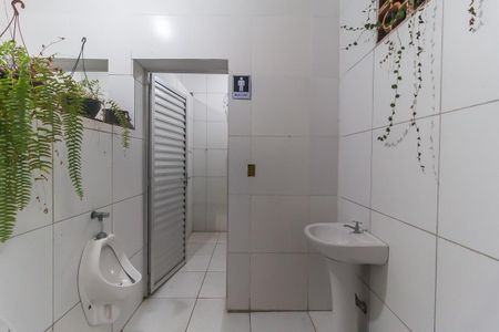 Casa para alugar com 150m², 3 quartos e 6 vagas Casa para alugar com 150m², 3 quartos e 6 vagasBanheiro Externo