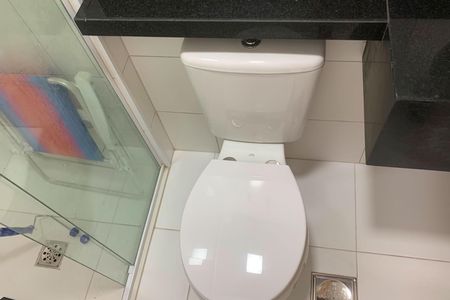 Apartamento para alugar com 103m², 2 quartos e 2 vagas Apartamento para alugar com 103m², 2 quartos e 2 vagasBanheiro de Serviço