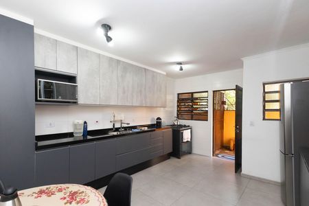 Casa à venda com 261m², 3 quartos e 4 vagasCozinha - Armários