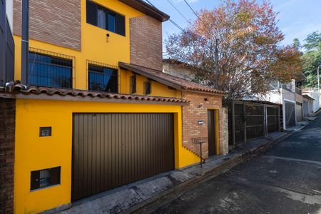 Casa à venda com 261m², 3 quartos e 4 vagasFachada 