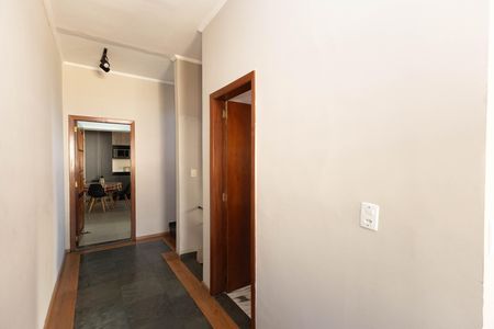Casa à venda com 261m², 3 quartos e 4 vagasHall