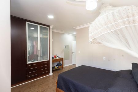 Casa à venda com 261m², 3 quartos e 4 vagasSuíte 