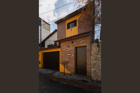Casa à venda com 261m², 3 quartos e 4 vagasFachada 