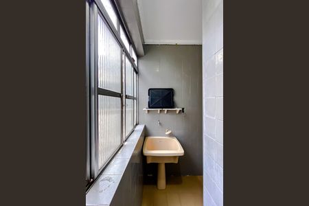 Área de Serviço de apartamento para alugar com 2 quartos, 110m² em Vila Claudia, São Paulo