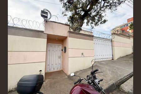 Apartamento para alugar com 49m², 2 quartos e 1 vaga Apartamento para alugar com 49m², 2 quartos e 1 vagaFachada