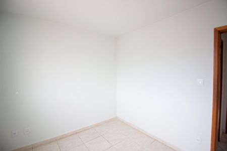 Quarto 2 de apartamento para alugar com 2 quartos, 49m² em Ressaca, Contagem